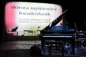 W oczekiwaniu na koncert Doroty Miśkiewicz i zespołuKwadrofonik - Opera na Zamku - 2.08.2016